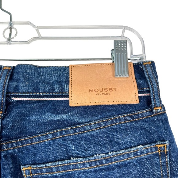 NWT MOUSSY Medium Wash Straight Leg Denim Jeans Whiskering Button Fly Size 26 - Picture 8 of 15